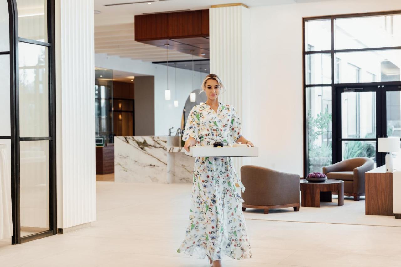 Ette Luxury Hotel & Spa Four Corners Esterno foto A hotel butler